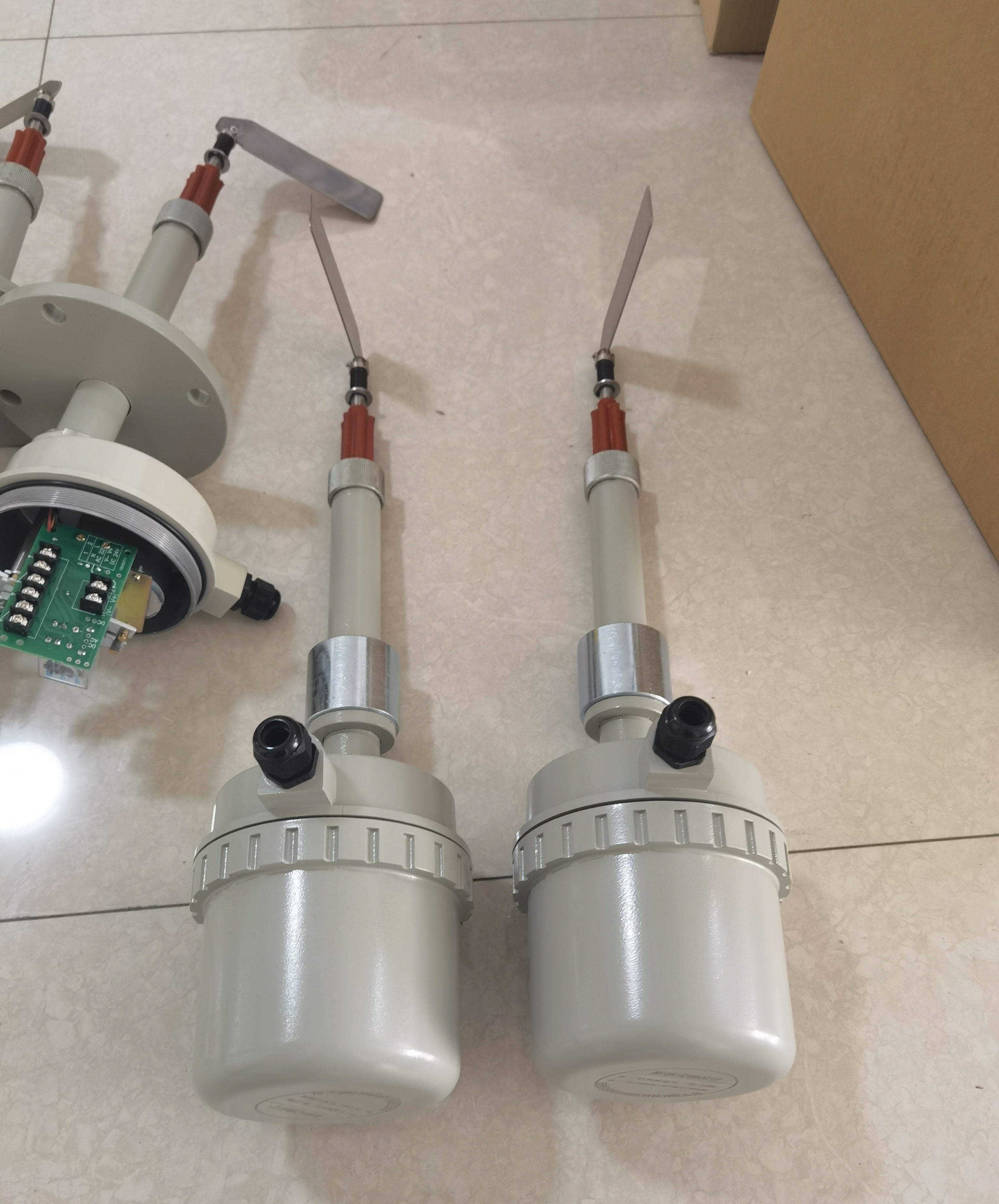 阻移式料位控制器實物圖